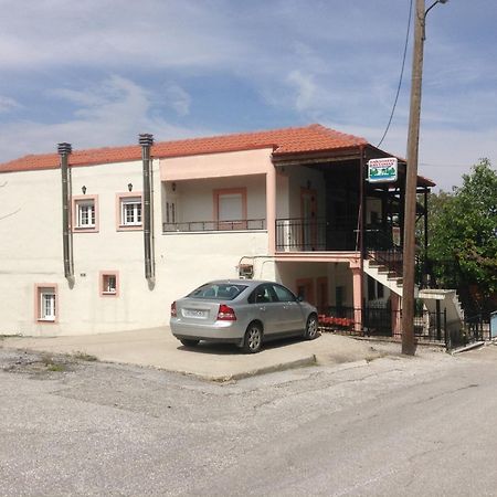 Отель Πανδοχείο Λίμνης Πλαστήρα Kastania  Экстерьер фото