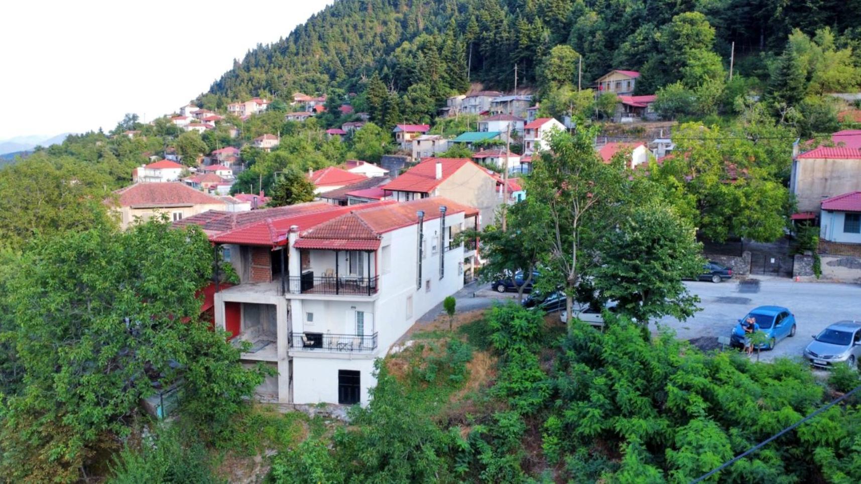 Отель Πανδοχείο Λίμνης Πλαστήρα Kastania  Экстерьер фото