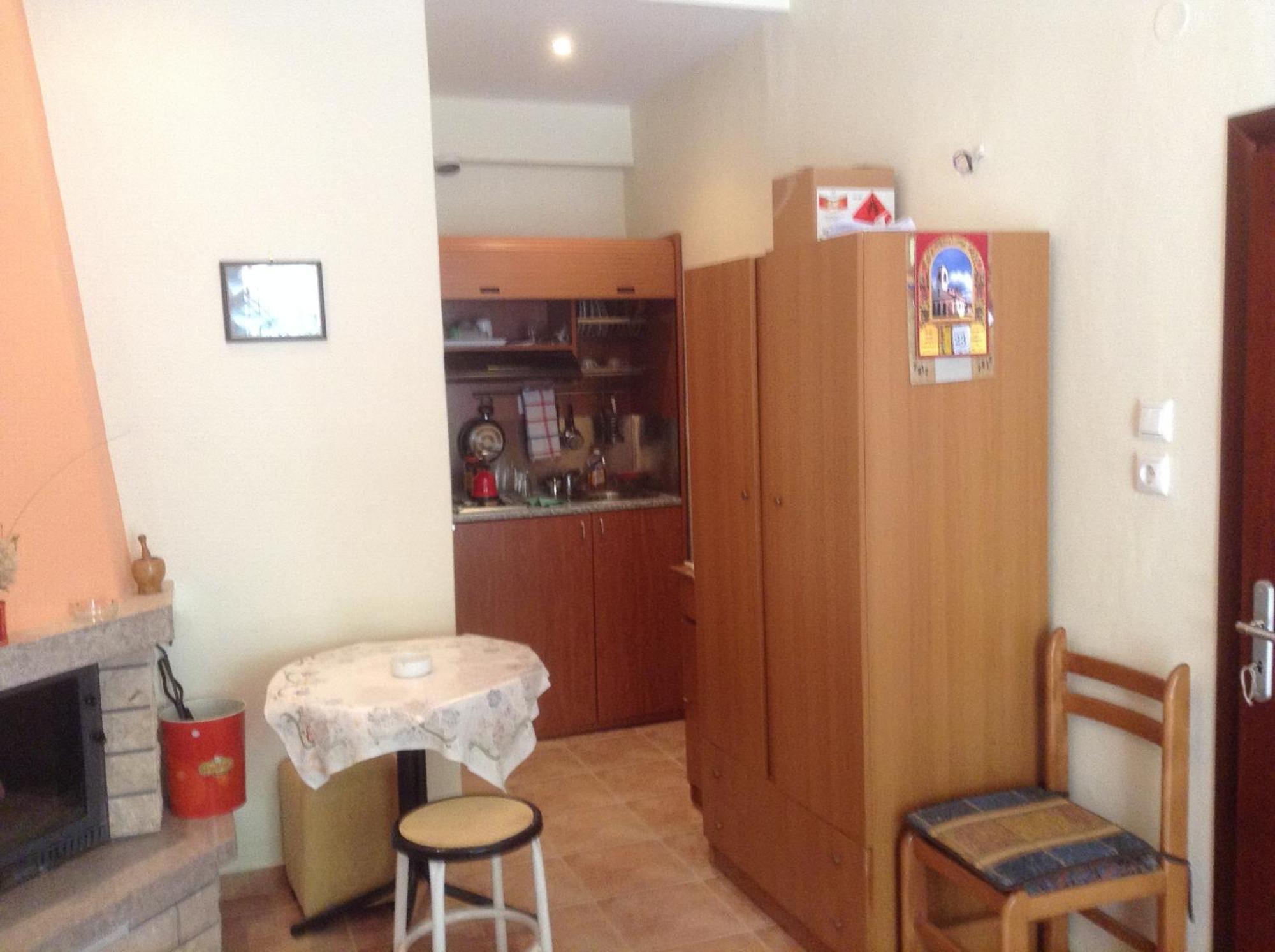 Отель Πανδοχείο Λίμνης Πλαστήρα Kastania  Экстерьер фото