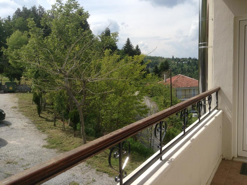 Отель Πανδοχείο Λίμνης Πλαστήρα Kastania  Экстерьер фото